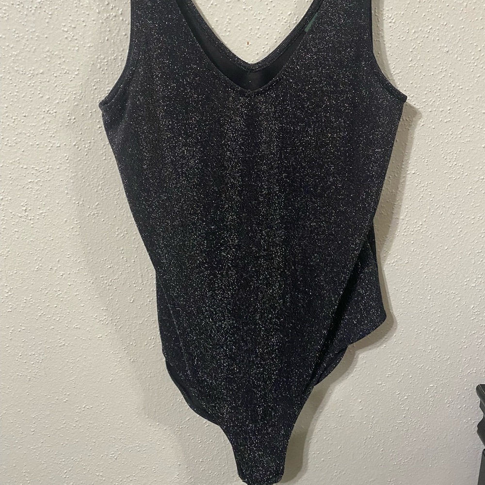 Wild Fable
Color: Black with glitter
Size: Large